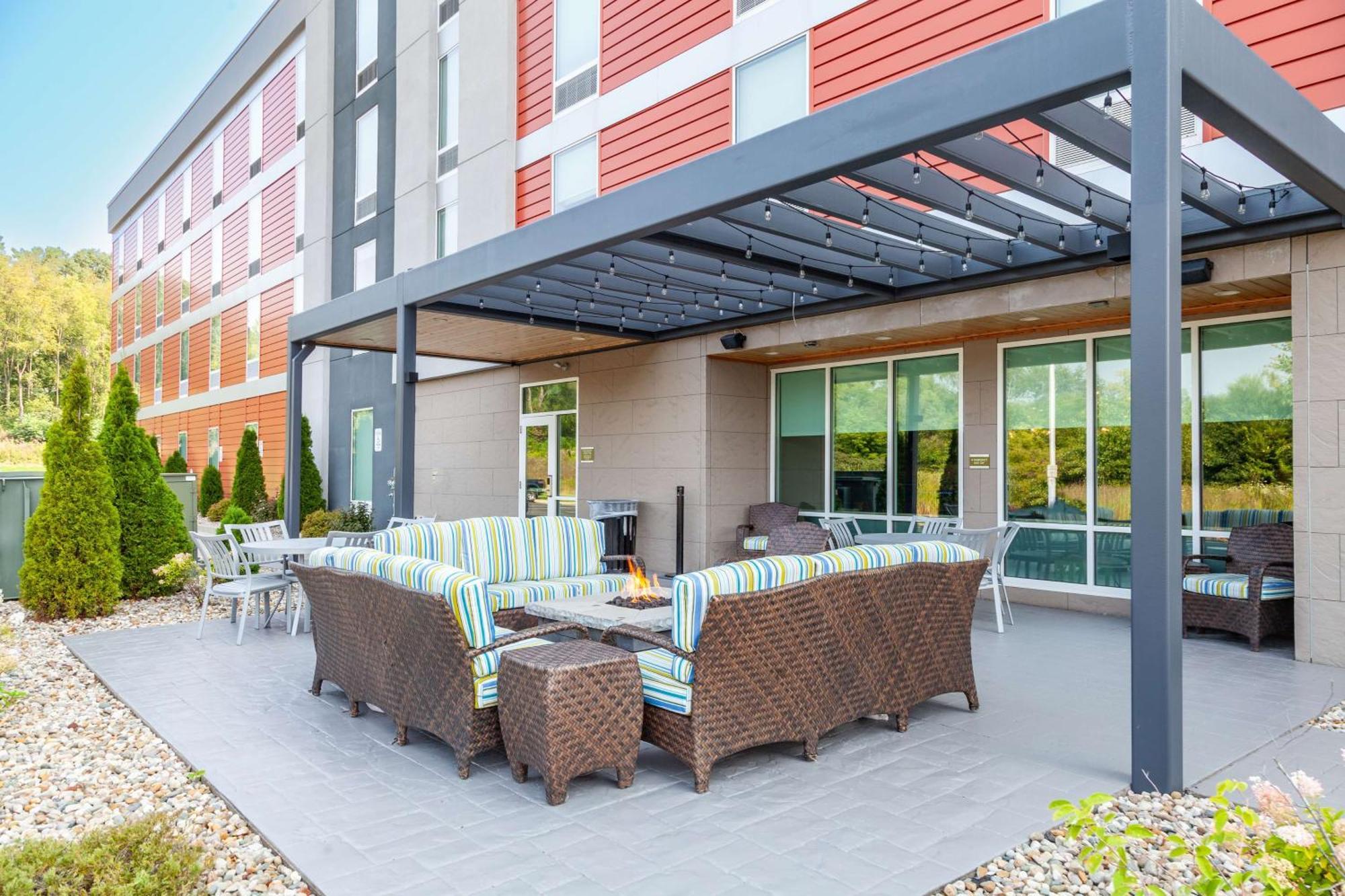 2 By Hilton 3* Jackson