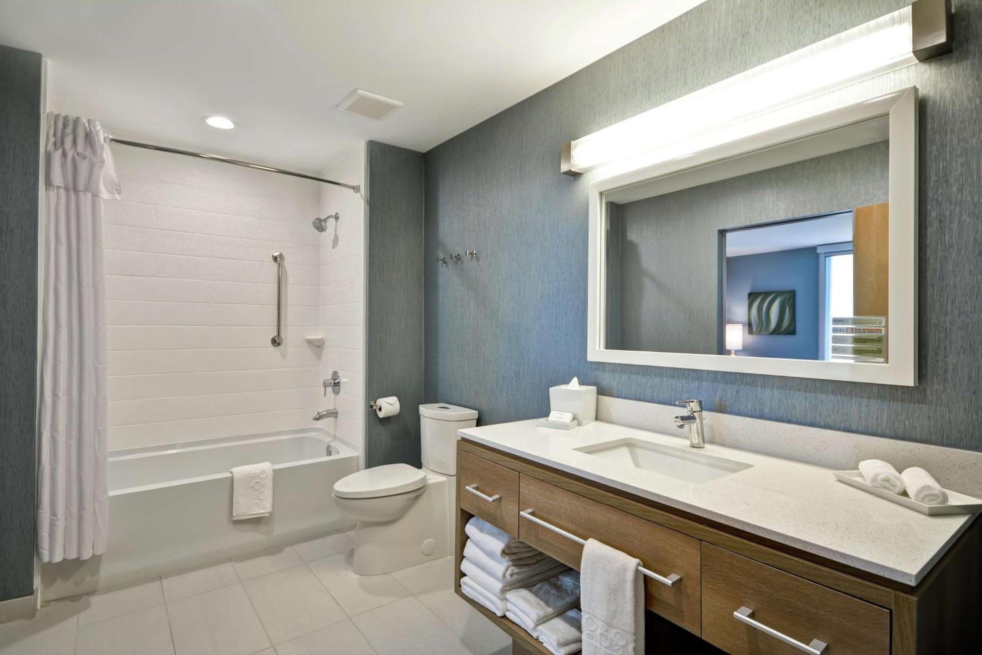 Hotel 2 By Hilton 3*
