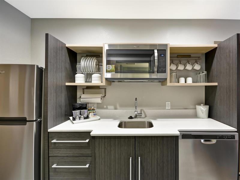 2 By Hilton 3*